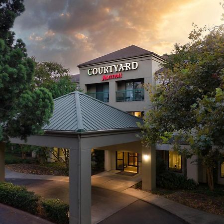 Courtyard By Marriott Stockton Hotel Bagian luar foto