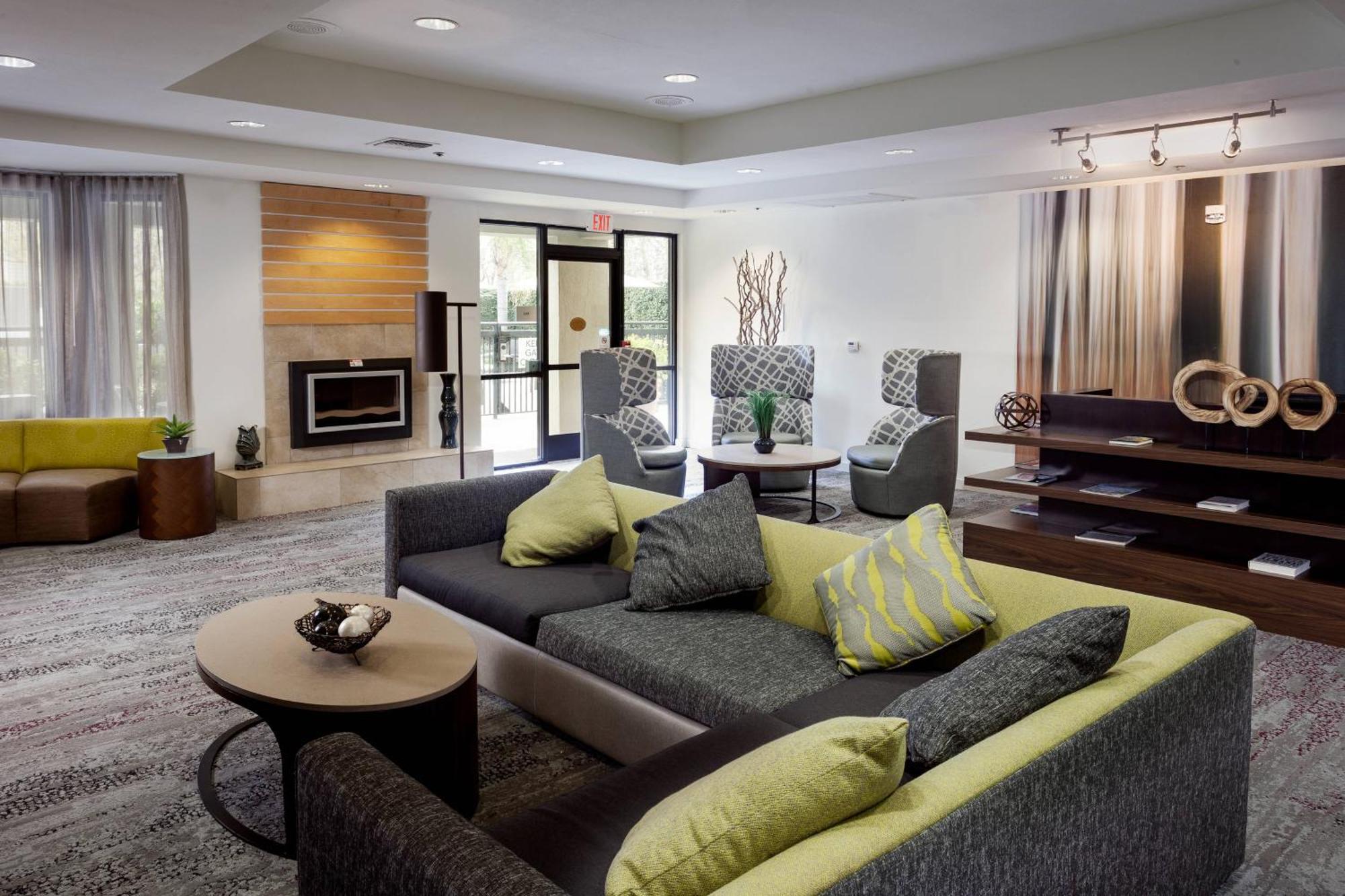 Courtyard By Marriott Stockton Hotel Bagian luar foto