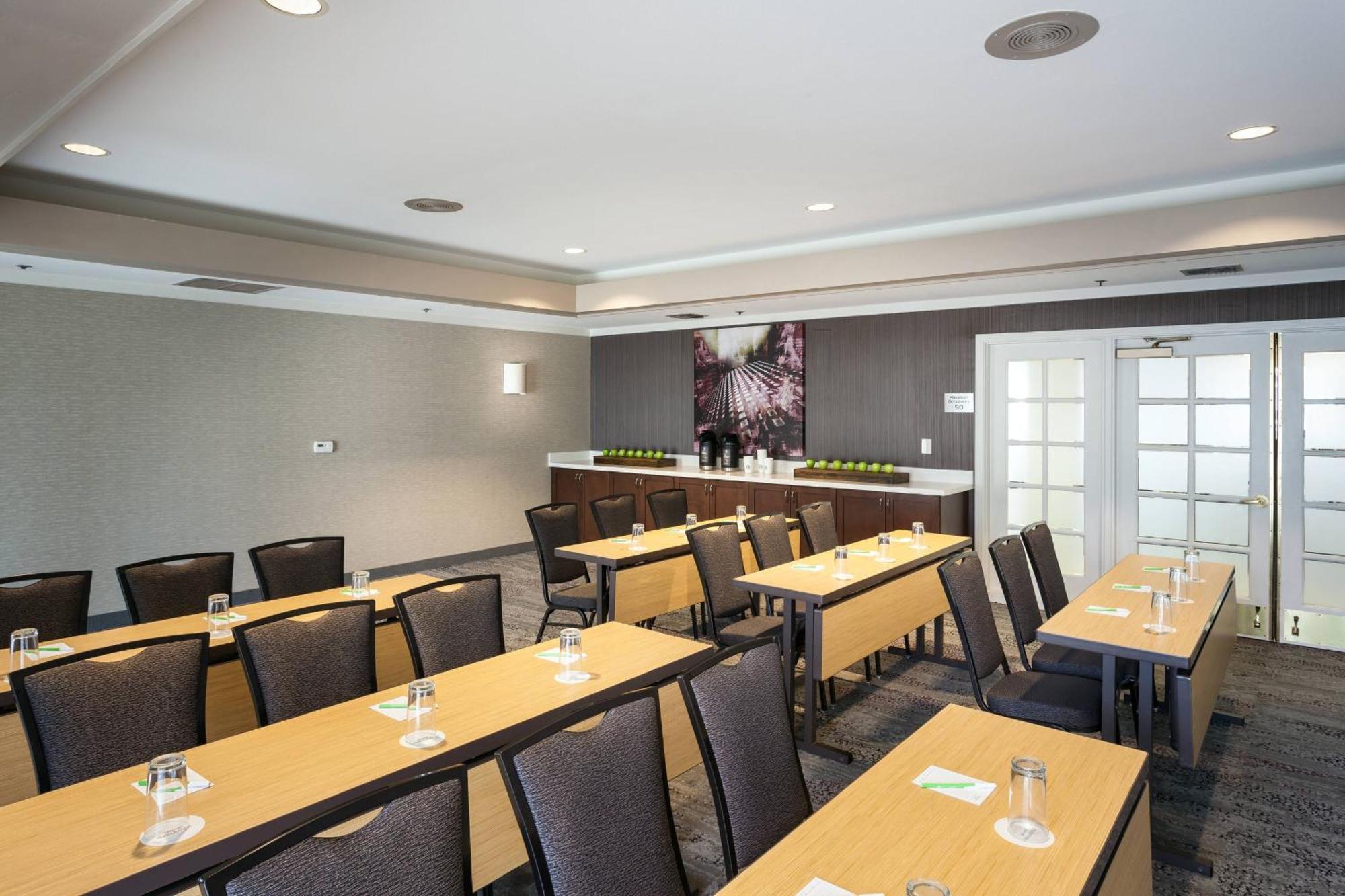 Courtyard By Marriott Stockton Hotel Bagian luar foto