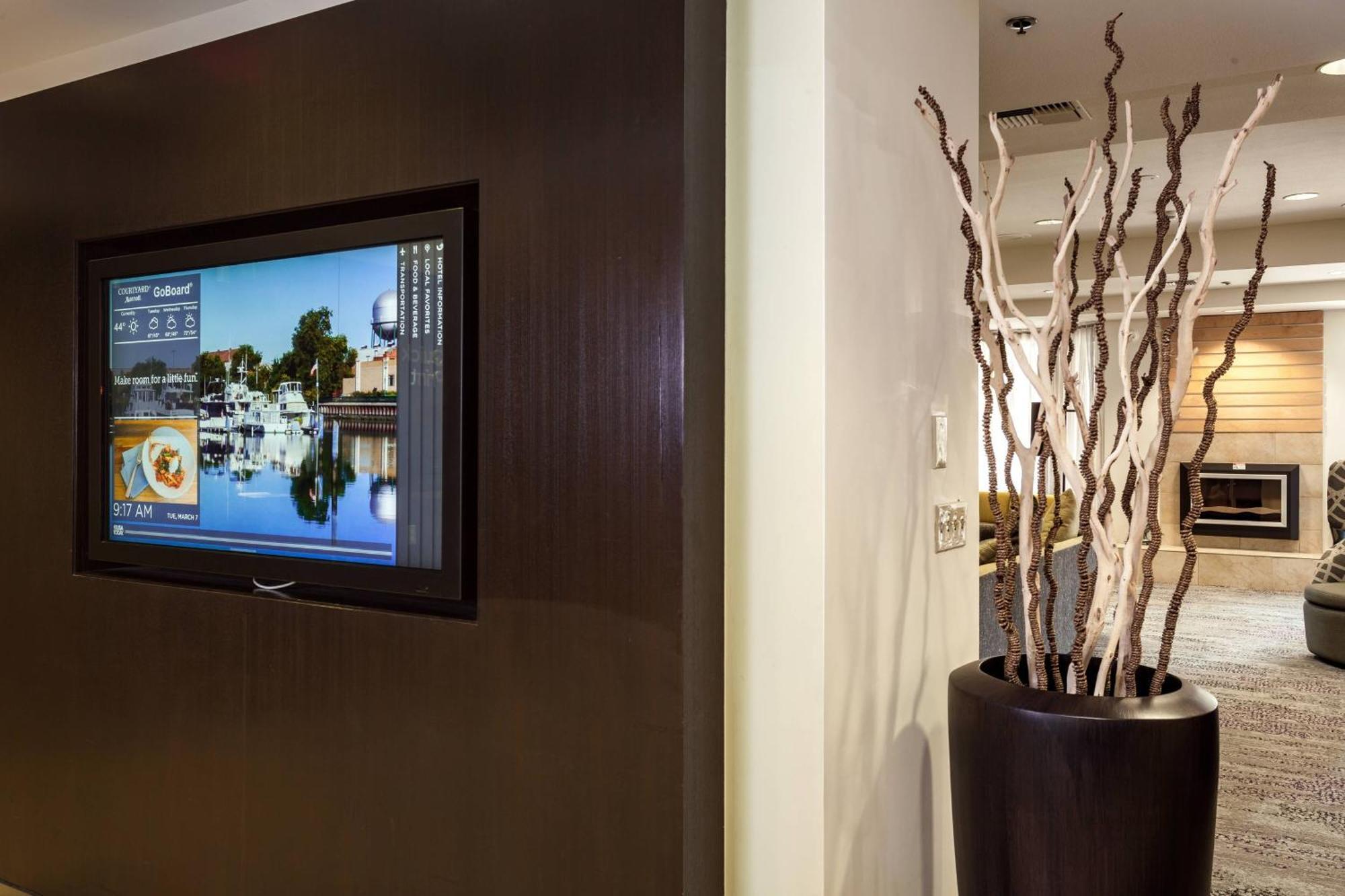 Courtyard By Marriott Stockton Hotel Bagian luar foto