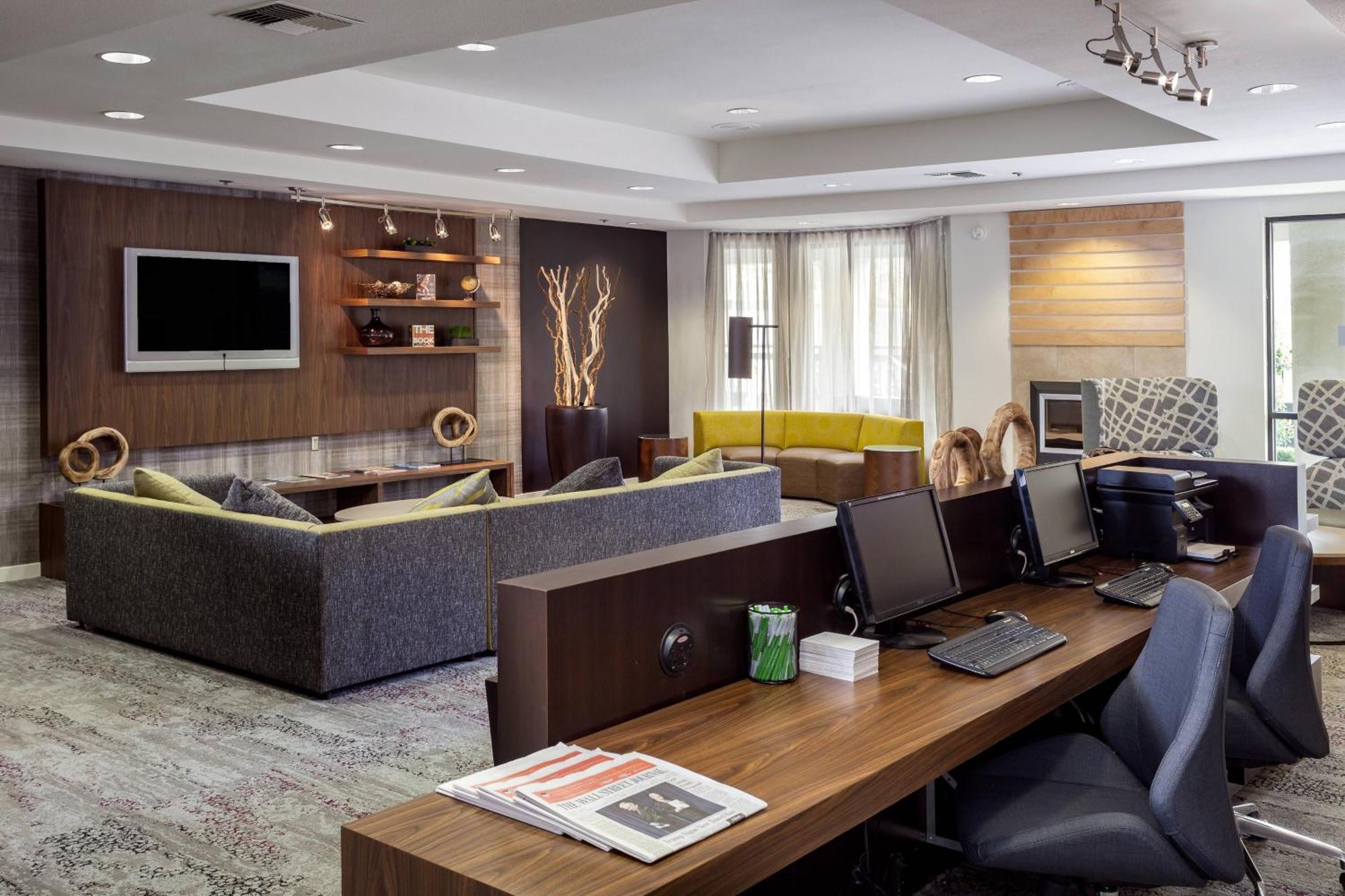 Courtyard By Marriott Stockton Hotel Bagian luar foto