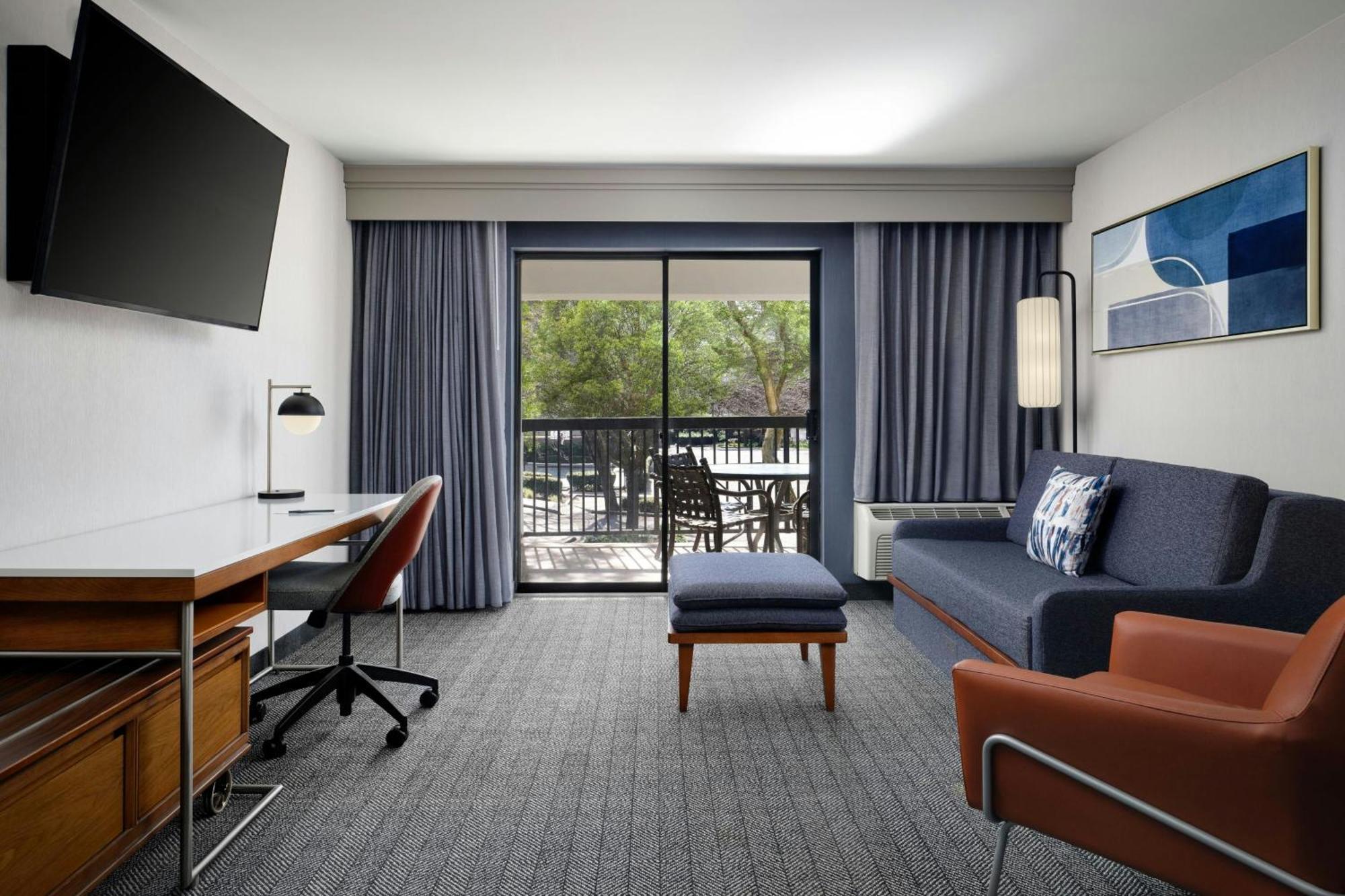 Courtyard By Marriott Stockton Hotel Bagian luar foto