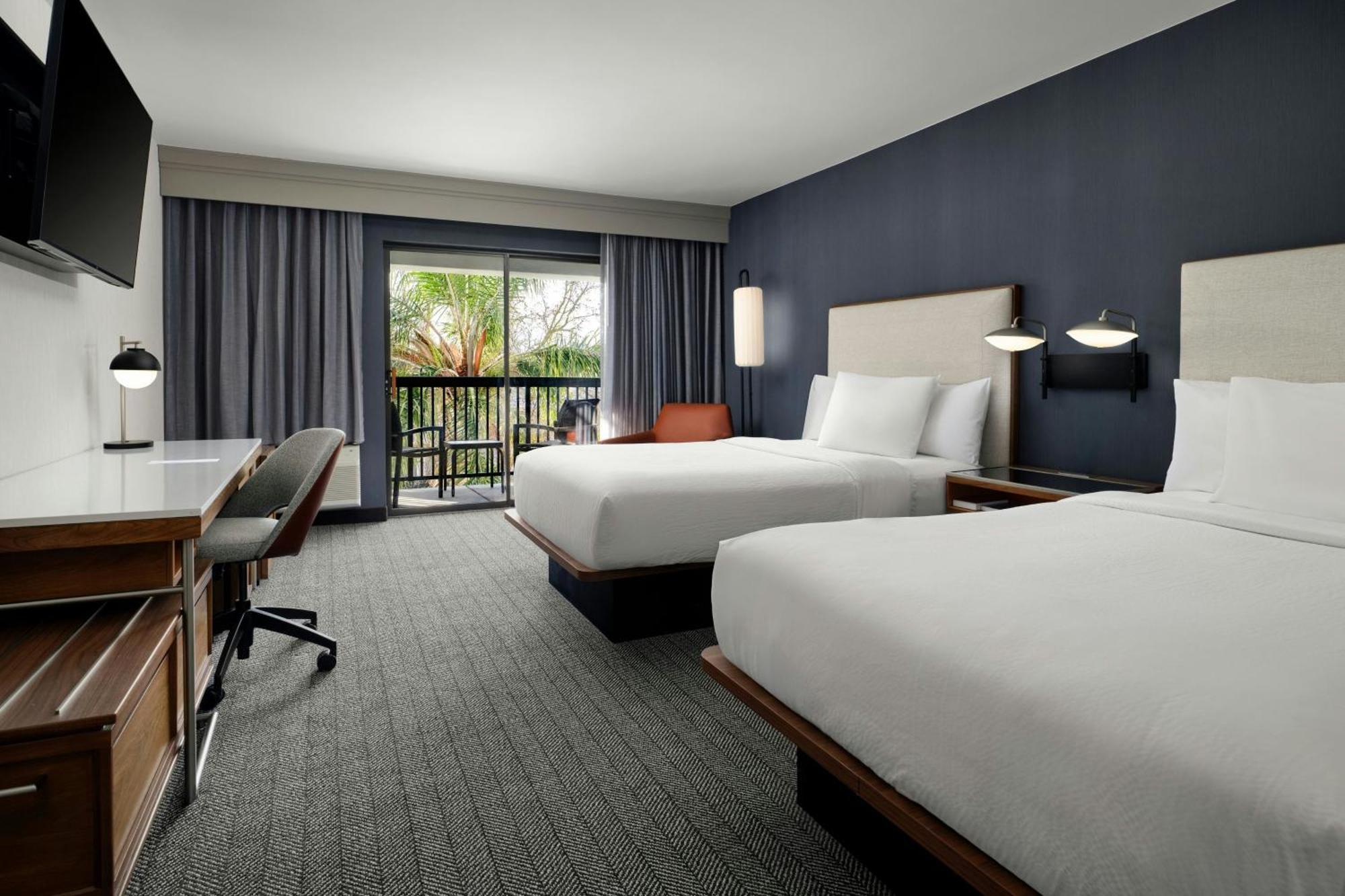 Courtyard By Marriott Stockton Hotel Bagian luar foto