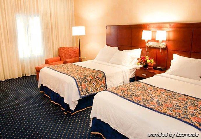 Courtyard By Marriott Stockton Hotel Ruang foto