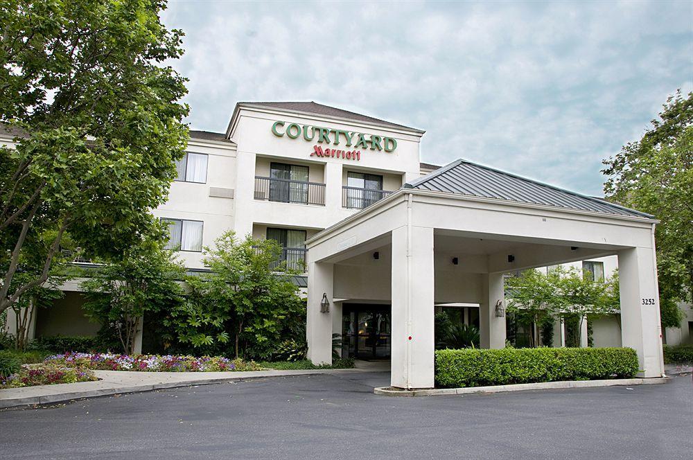 Courtyard By Marriott Stockton Hotel Bagian luar foto