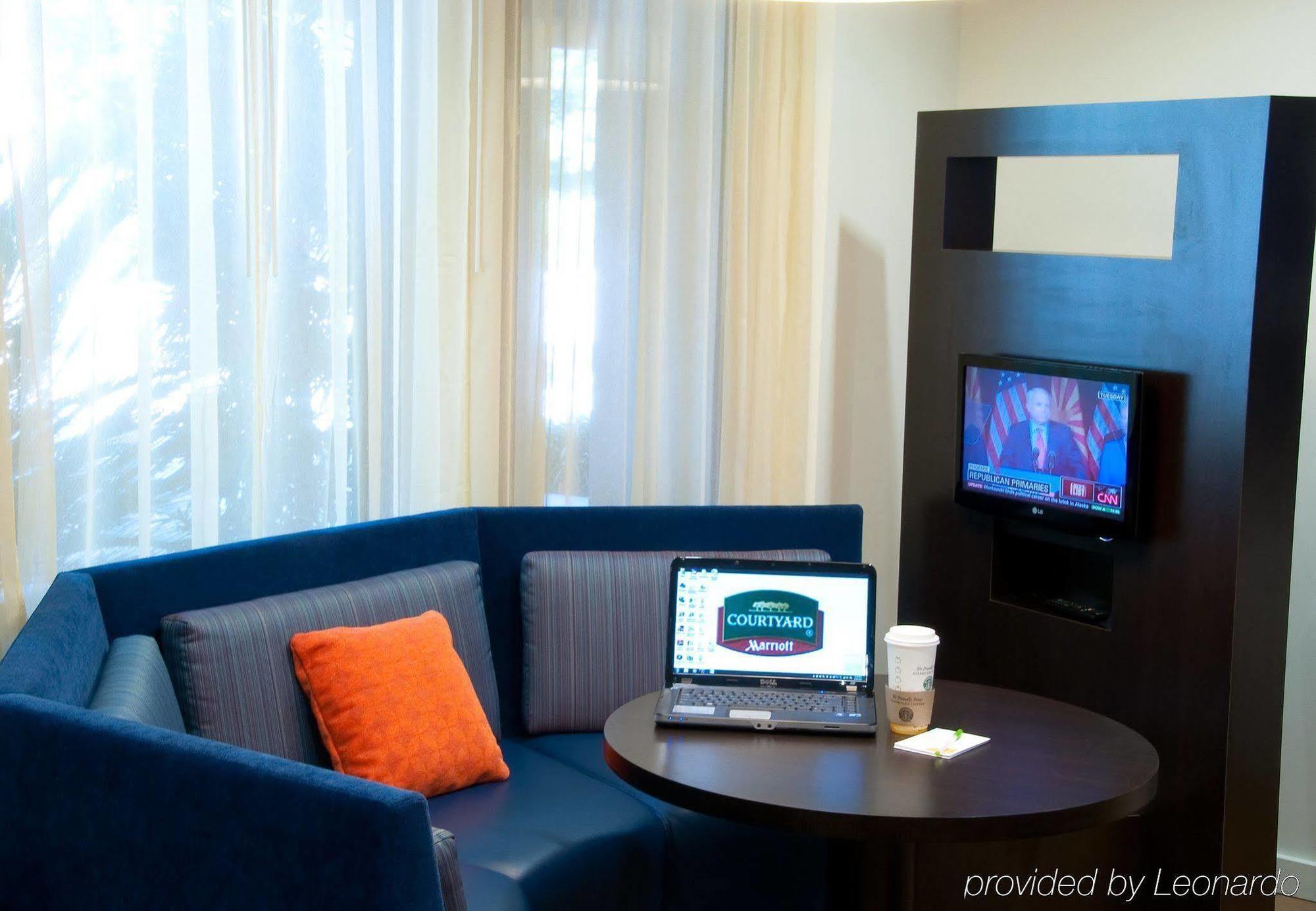 Courtyard By Marriott Stockton Hotel Bagian luar foto
