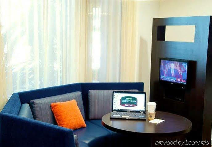 Courtyard By Marriott Stockton Hotel Bagian luar foto